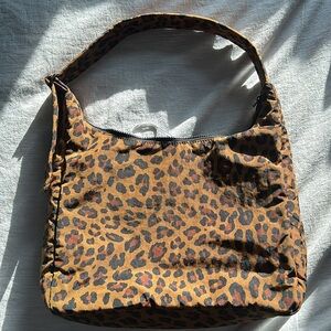 NWT Baggu Leopard Nylon Shoulder Bag